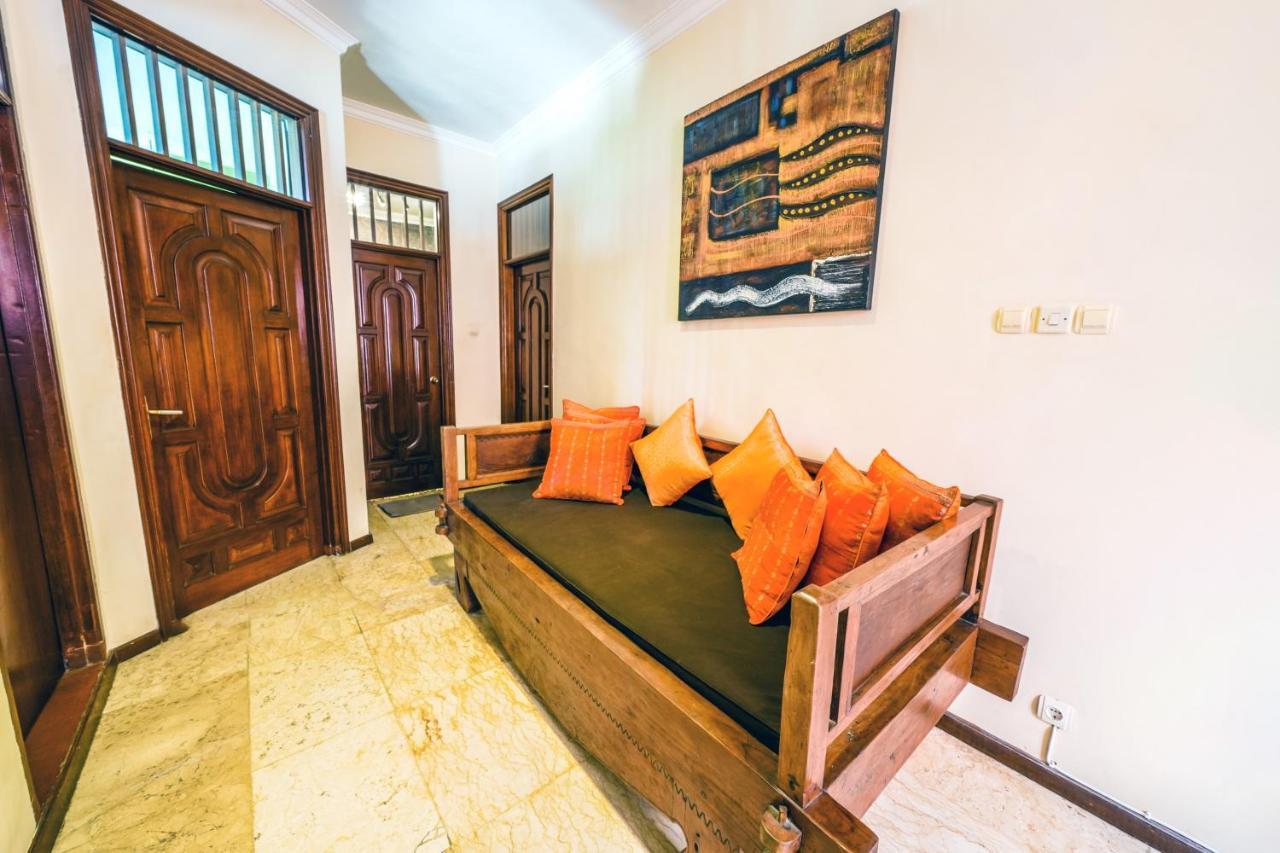 De Cinta Villa - Kuta - 5 Bedrooms - Heart Of Kuta Exterior photo