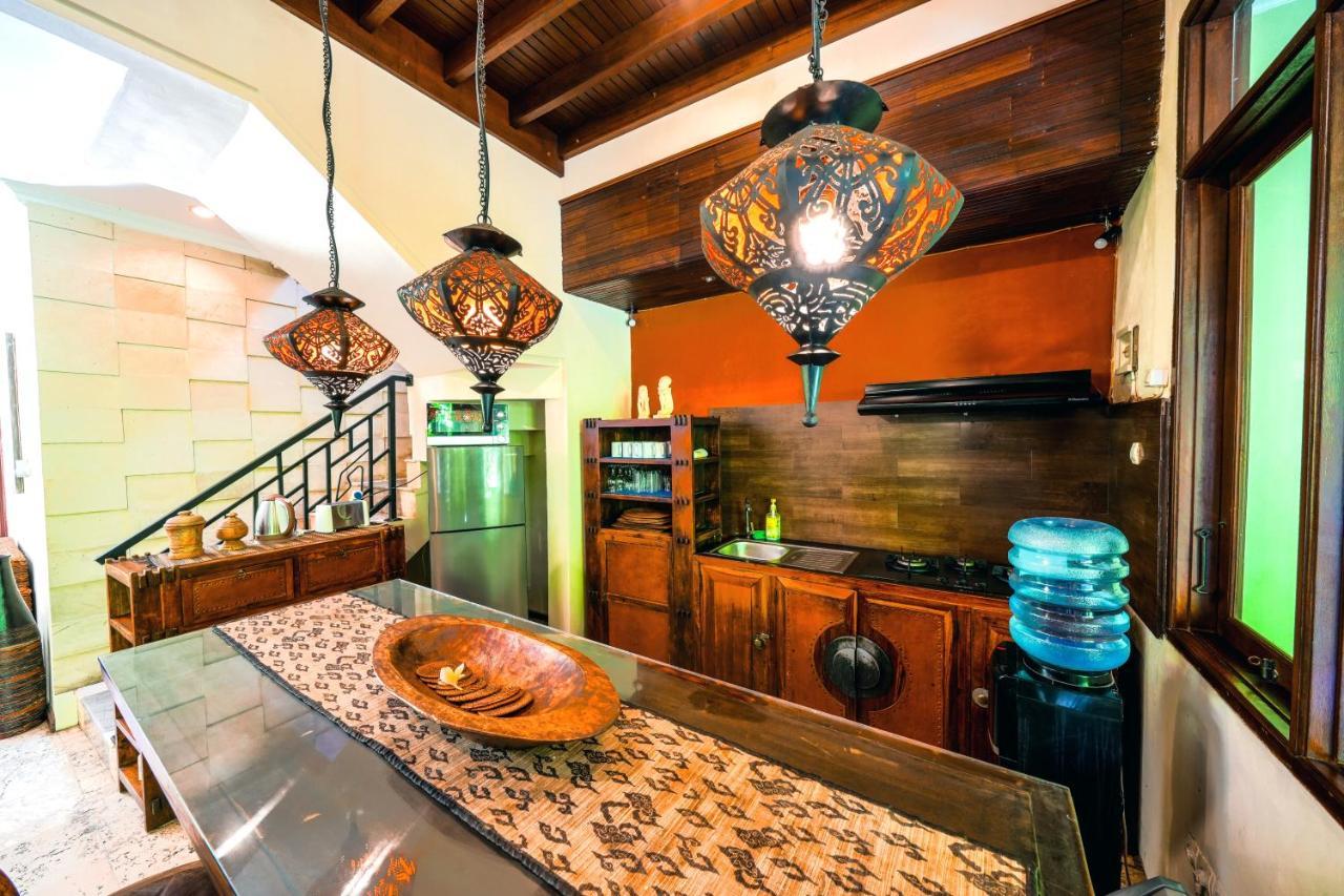 De Cinta Villa - Kuta - 5 Bedrooms - Heart Of Kuta Exterior photo